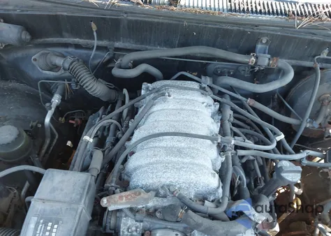 2002 Toyota Tundra Sr5 V8 z USA, uszkodzony, nr VIN 5TBKT441X2S231121